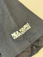 Load image into Gallery viewer, VTG Neil Young T-shirt Tour Neil Young Europe Solo 2003 XL