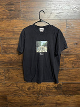 Load image into Gallery viewer, VTG The Beattles T-shirt Abbey Road Photo - Beatles Tag - L