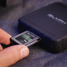 Load image into Gallery viewer, reader-insertion.webp
GLYPH Capture+ 1TB CFexpress Type B card being inserted into a card reader